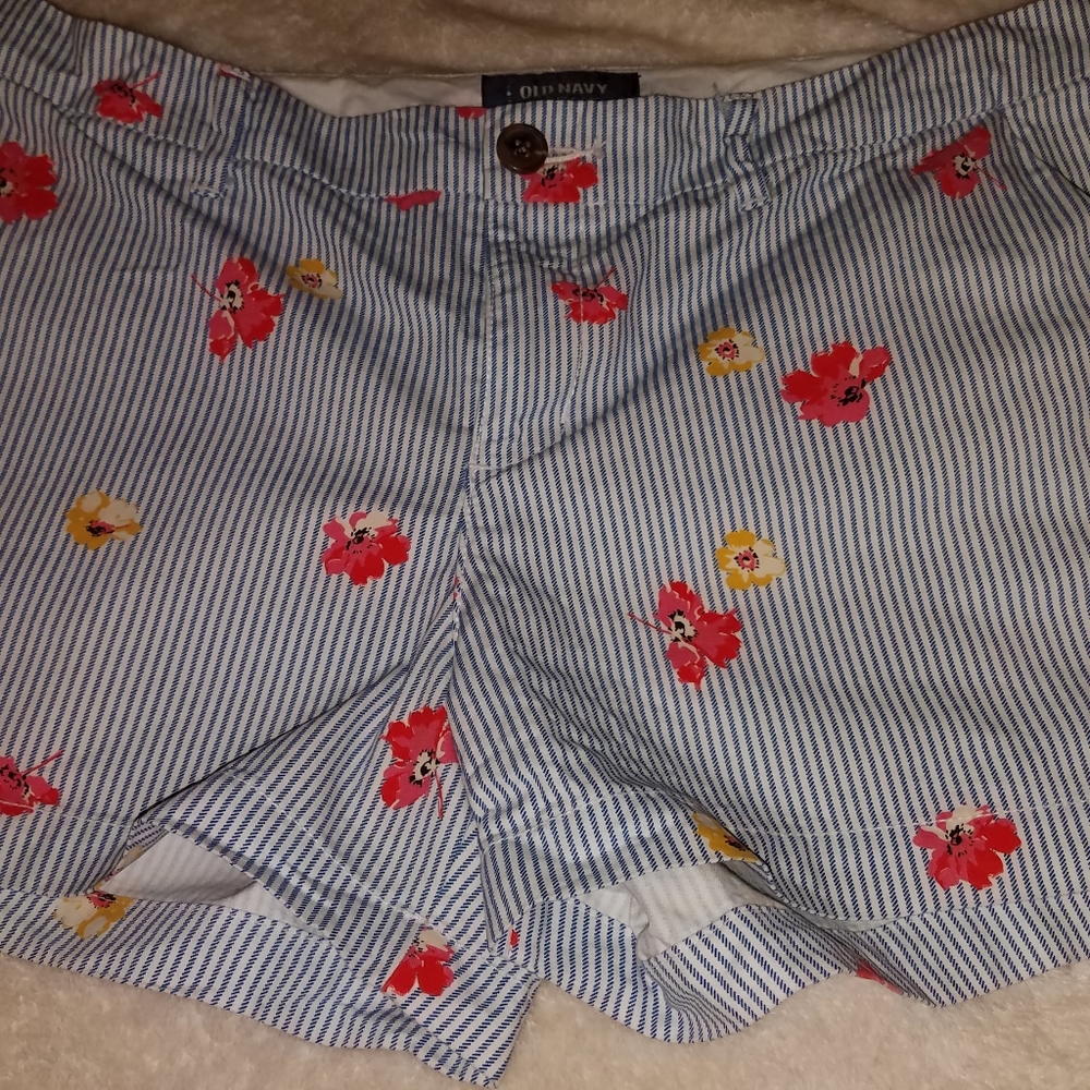 Old Navy Everyday Short